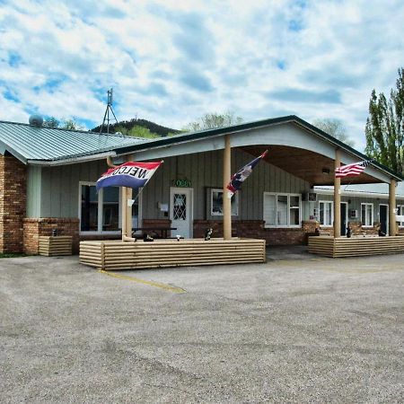 Deer Lodge Motel Sundance Exterior photo