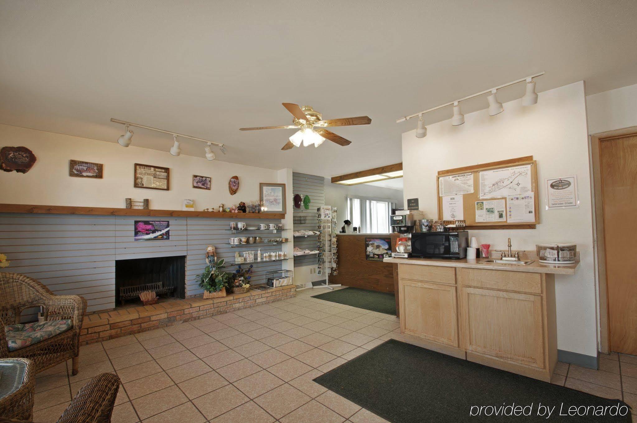 Deer Lodge Motel Sundance Exterior photo