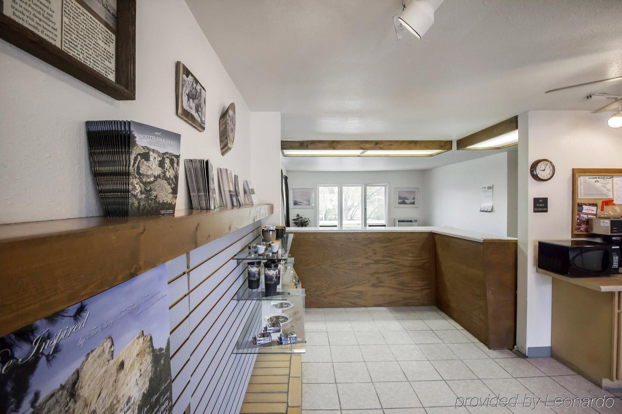 Deer Lodge Motel Sundance Exterior photo