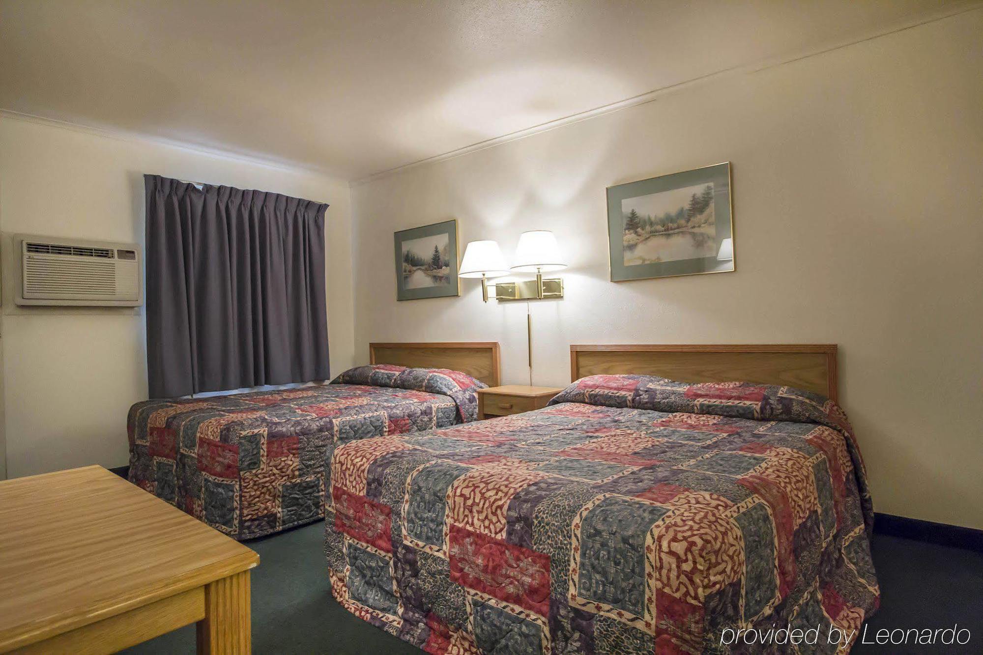 Deer Lodge Motel Sundance Exterior photo