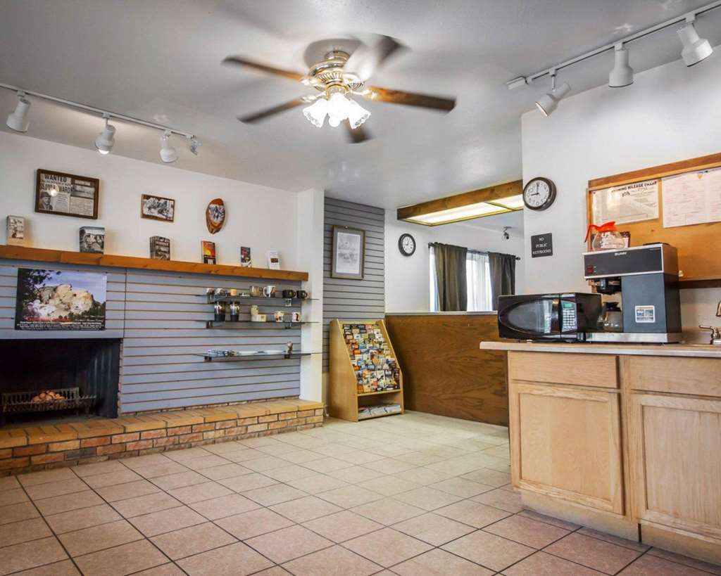 Deer Lodge Motel Sundance Interior photo