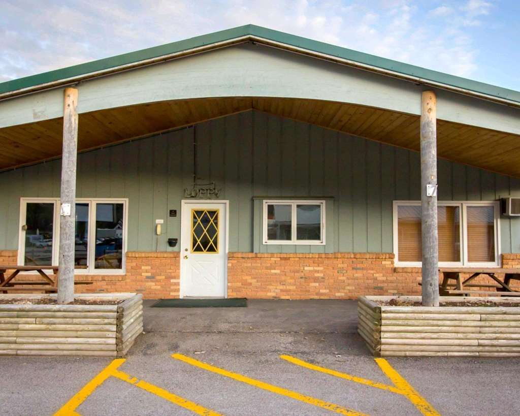 Deer Lodge Motel Sundance Exterior photo