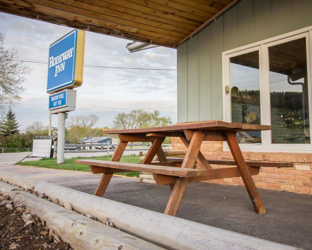 Deer Lodge Motel Sundance Amenities photo